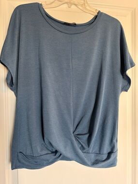 I.N. Studio Dusty Blue Twist-Front Short Sleeve Tee Petite Large